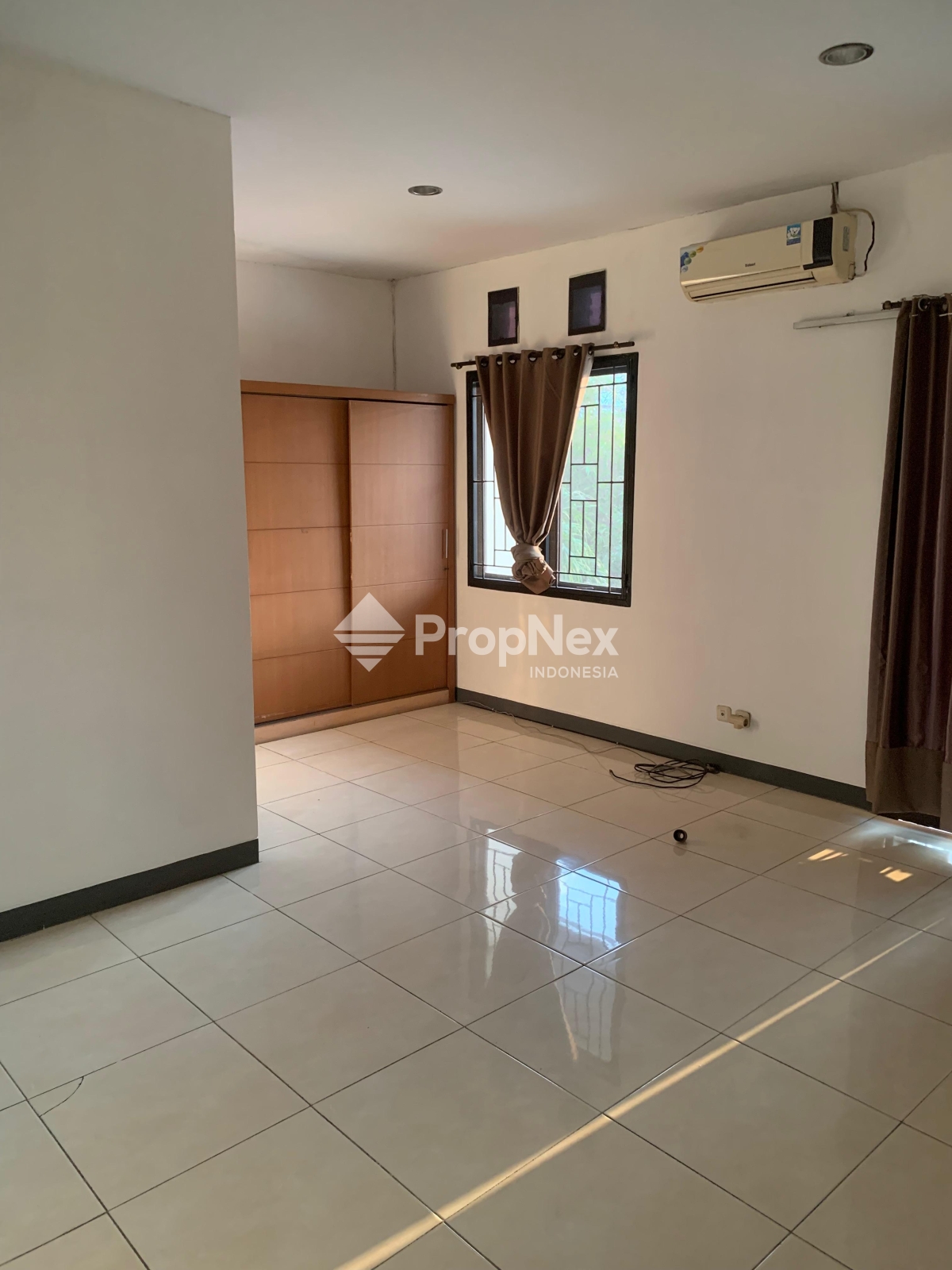 Super Blong, 3 LT, Rumah 160 m2 Cluster Ifolia, Harapan Indah, Bekasi — foto 10
